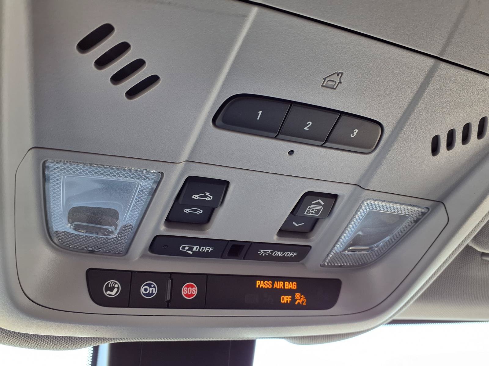 Used 2022 Chevrolet Equinox Premier FWD image 17