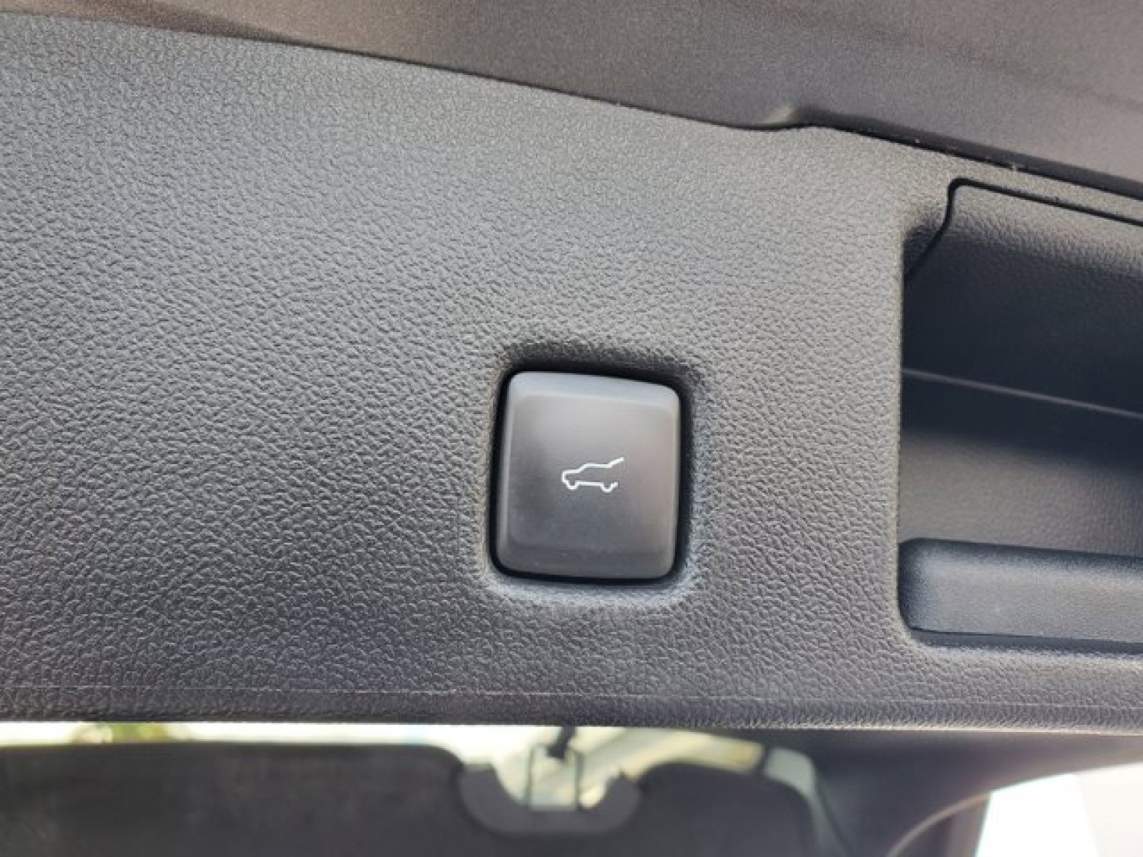 Certified 2022 Ford Escape SEL image 9