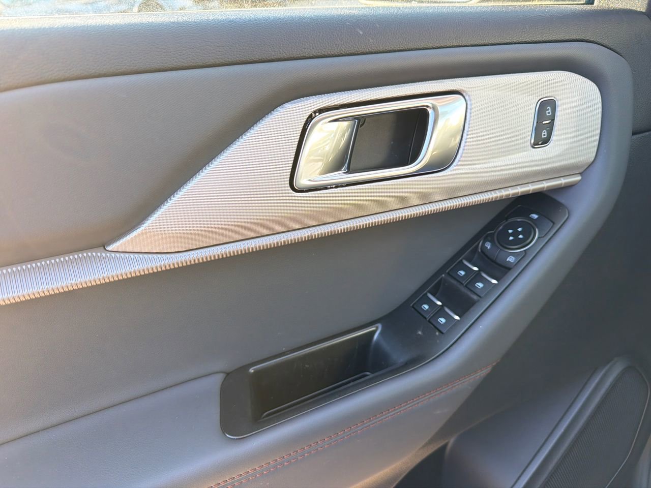 New 2026 Ford Explorer Active w/ Active Comfort Package image 33