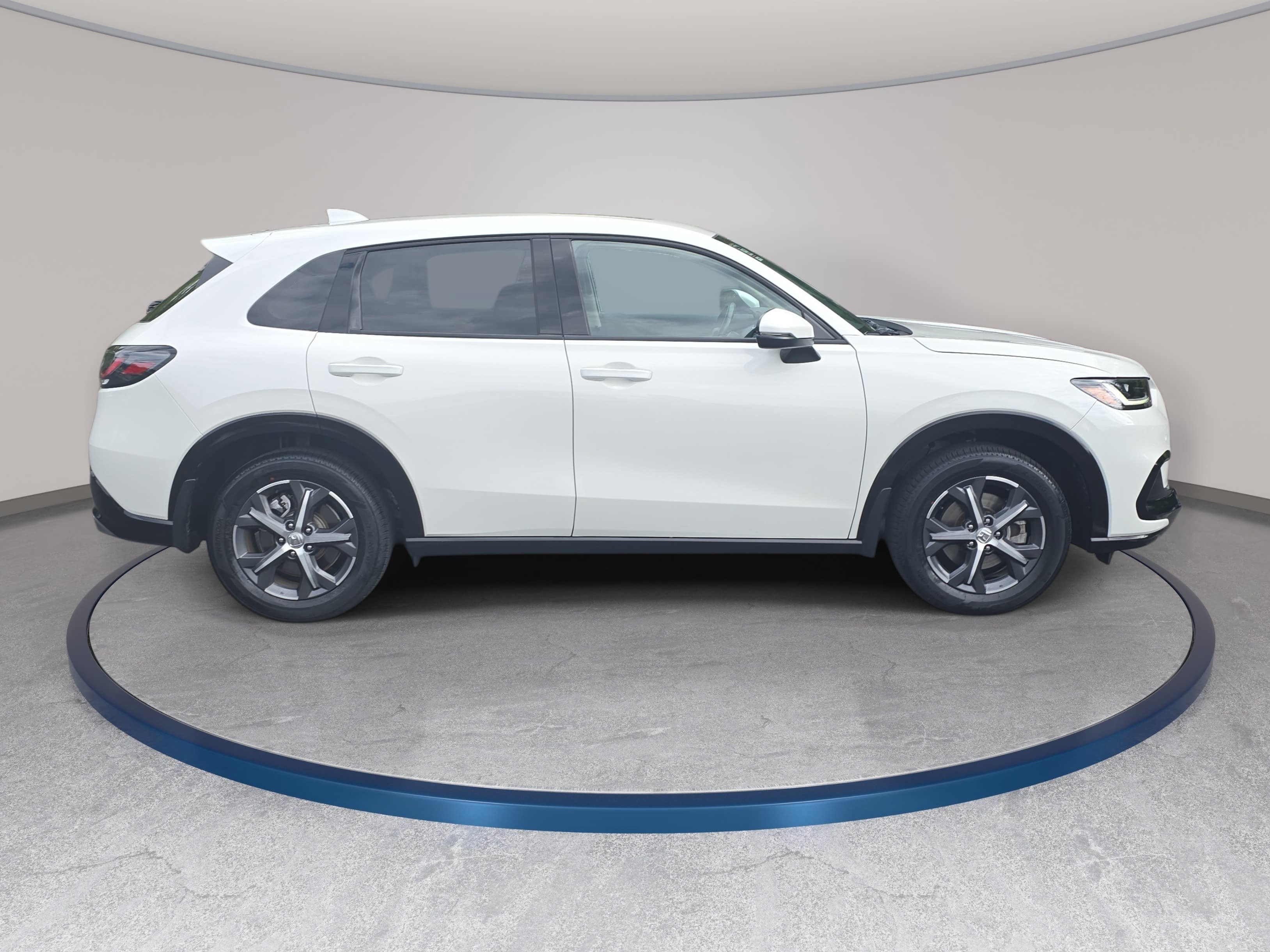 Certified 2024 Honda HR-V EX-L image 4