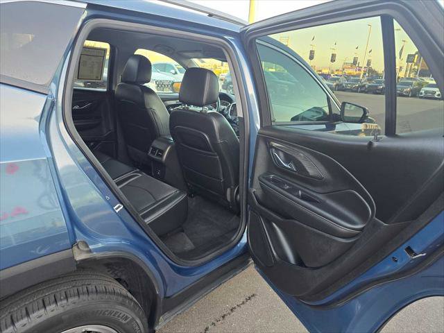 Used 2024 GMC Terrain SLT image 14