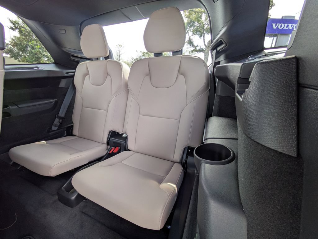 Used 2026 Volvo XC90 B6 Plus w/ Protection Package Premier AWD/4WD image 18