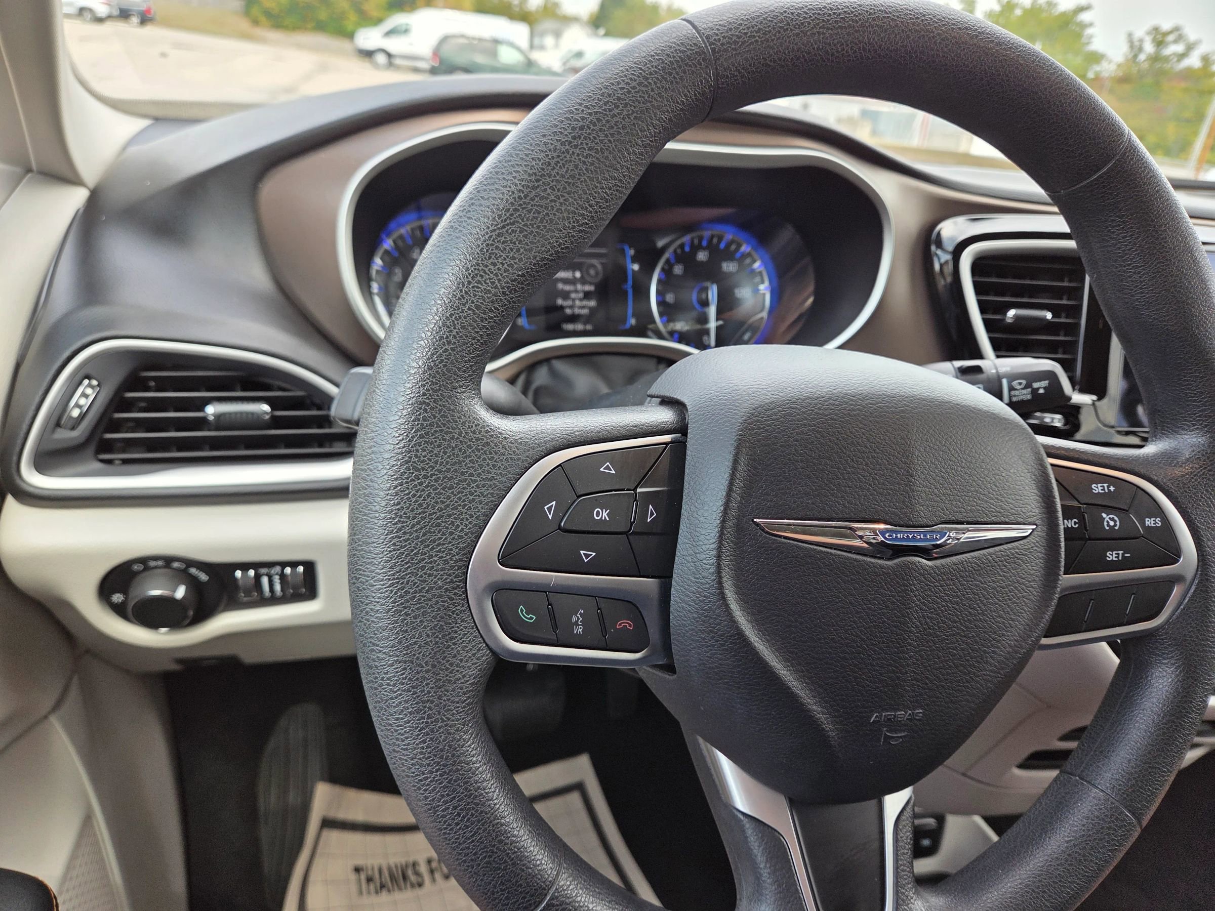 Used 2017 Chrysler Pacifica Touring image 25