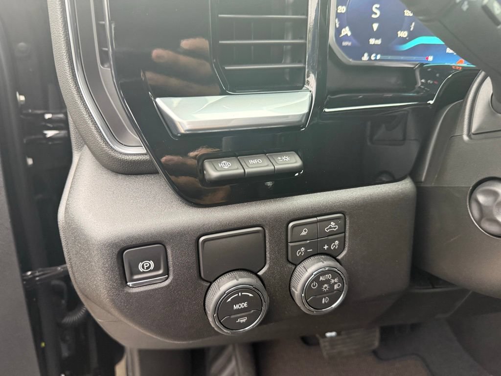 Used 2026 Chevrolet Silverado 1500 High Country w/ Technology Package RWD image 25