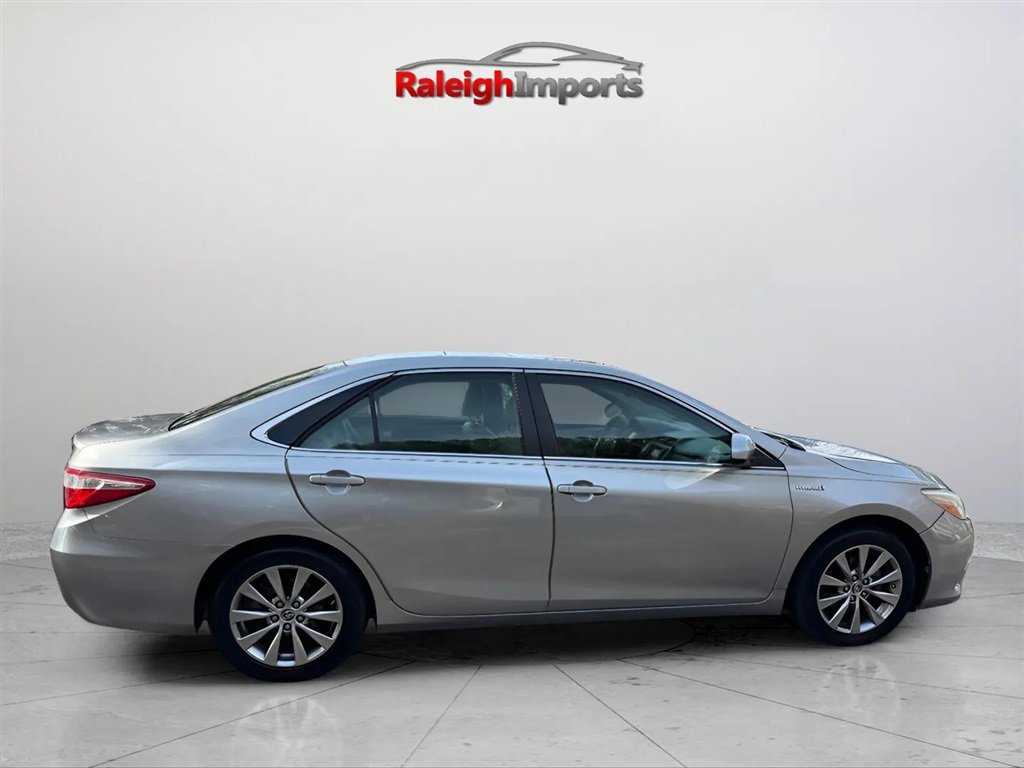 Used 2015 Toyota Camry XLE w/ Moonroof Package FWD image 6