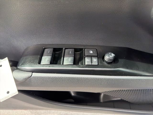 Used 2025 Toyota Camry SE FWD image 19