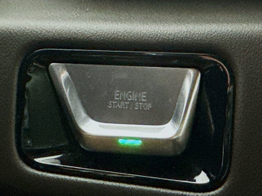 Used 2025 GMC Yukon Elevation w/ LPO, Floor Liner Package AWD/4WD image 19