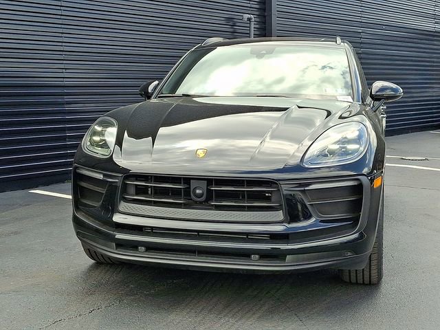 Certified 2023 Porsche Macan Turbo AWD/4WD image 10
