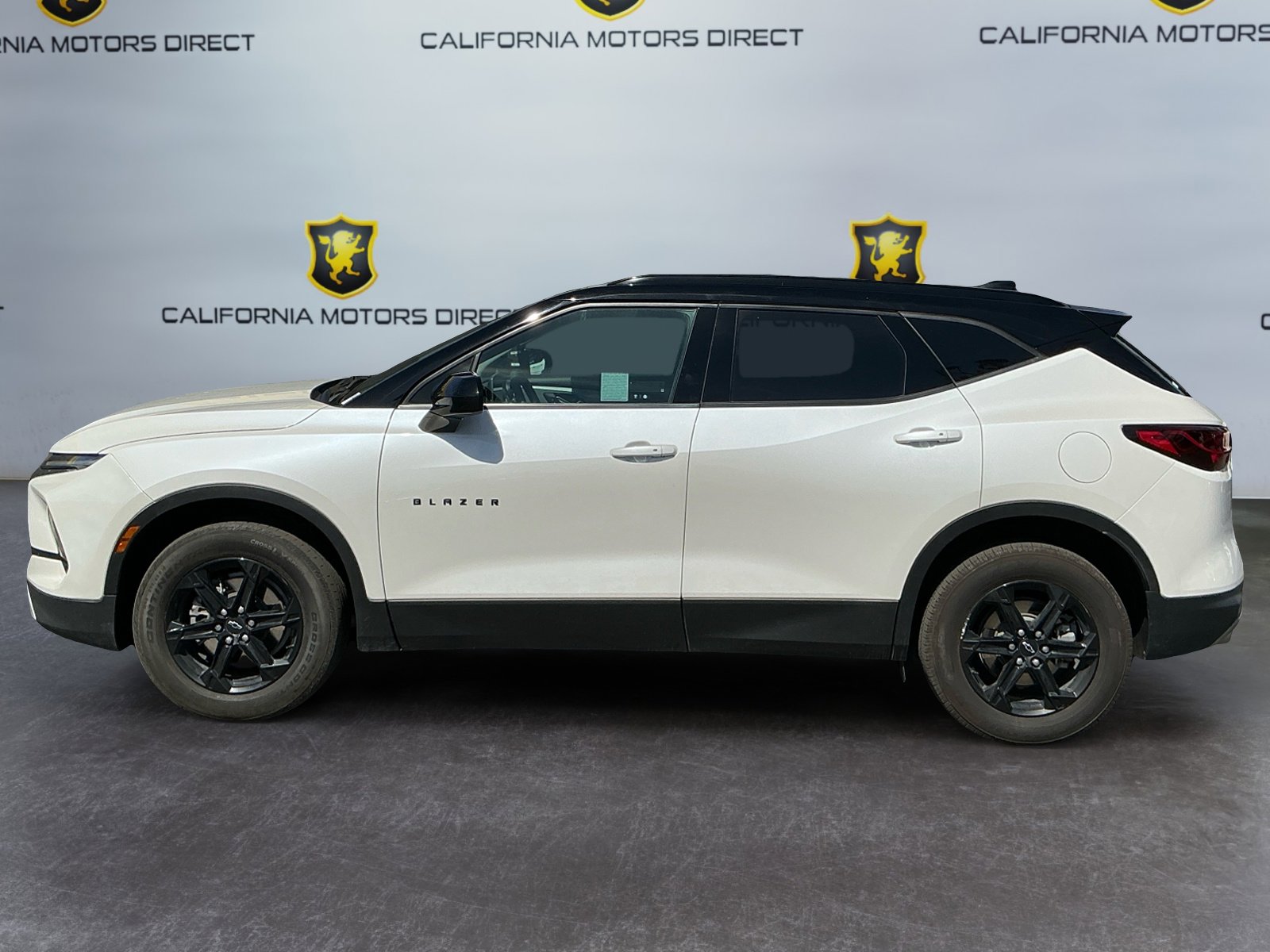 Used 2023 Chevrolet Blazer LT w/ Convenience Package image 2