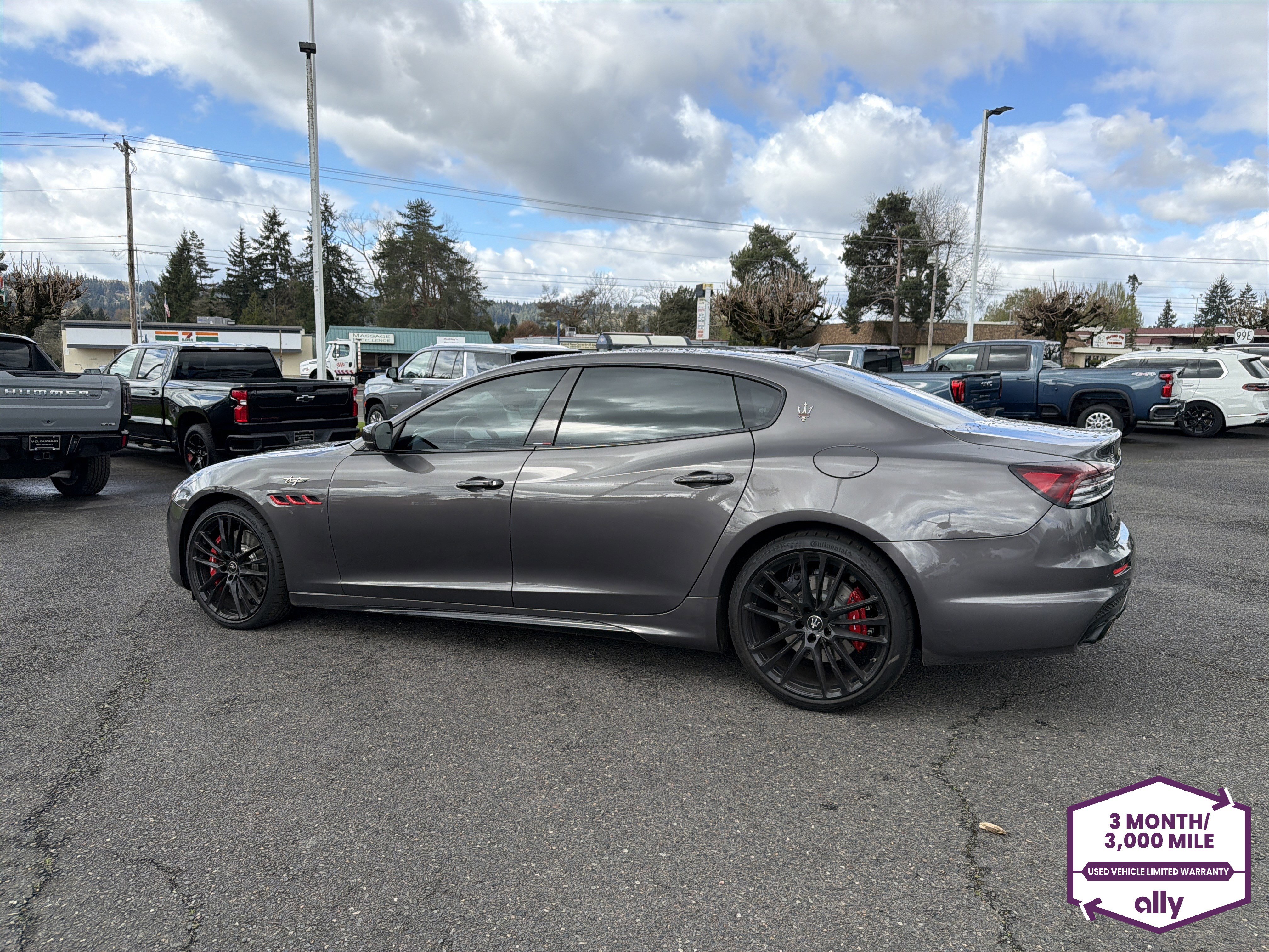 Used 2023 Maserati Quattroporte Trofeo image 3