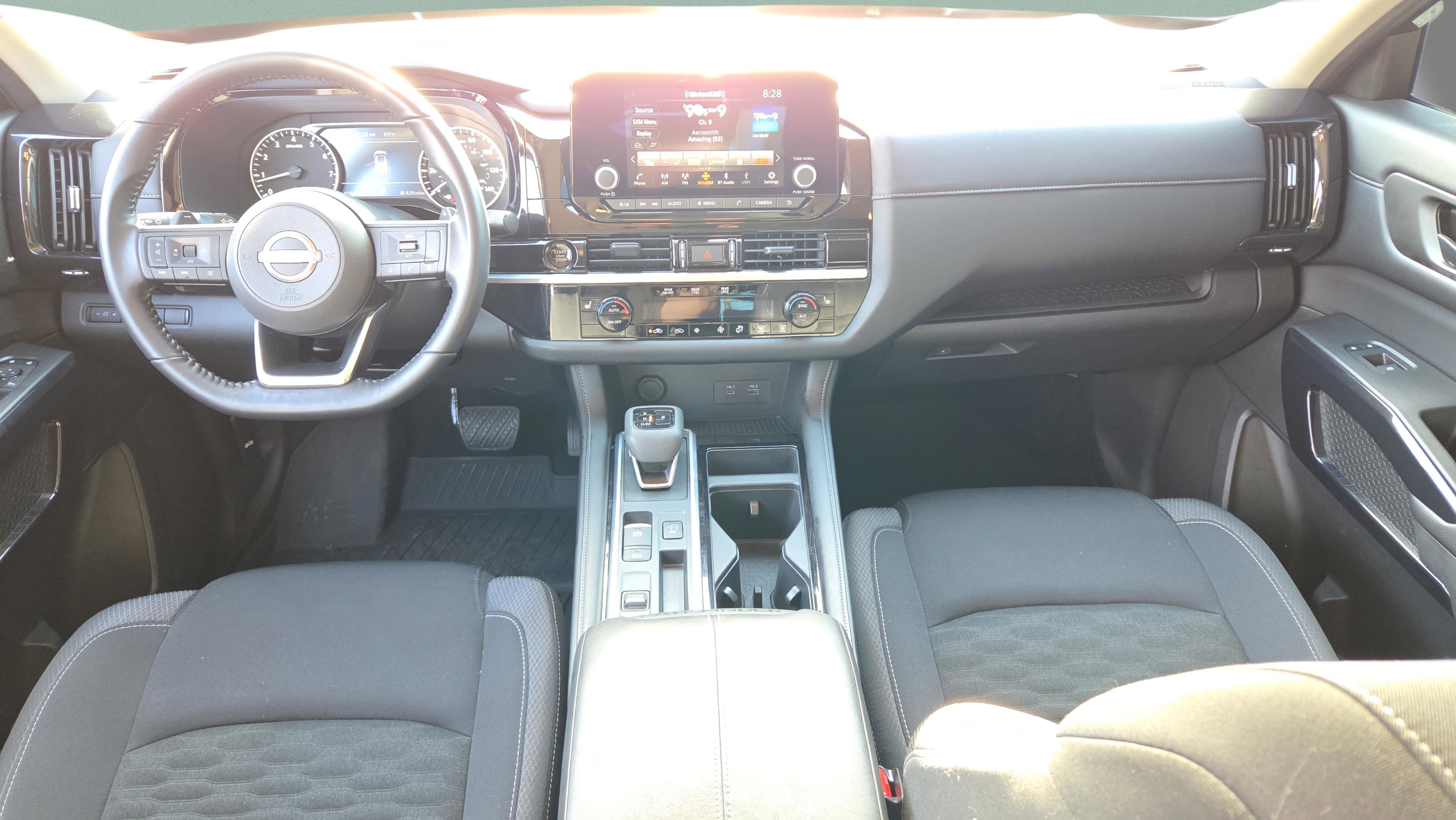 Certified 2025 Nissan Pathfinder SV image 15