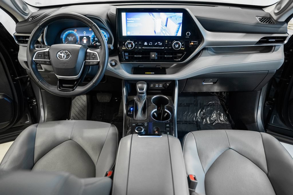 Used 2023 Toyota Highlander Limited AWD/4WD image 21