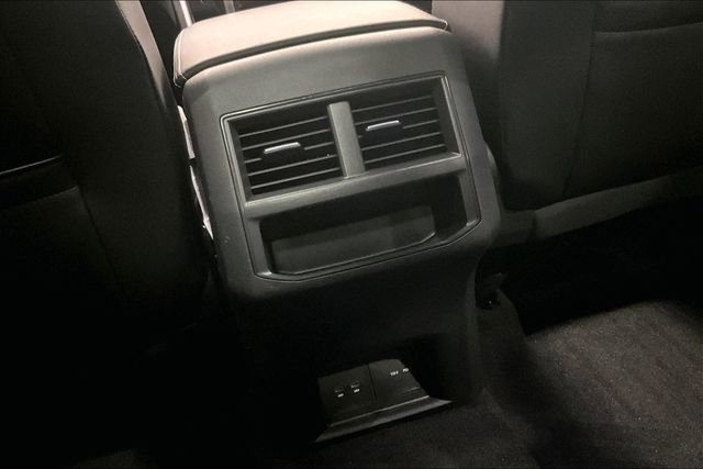 Used 2021 Volkswagen Atlas Cross Sport SE w/ Panoramic Sunroof Package FWD image 24