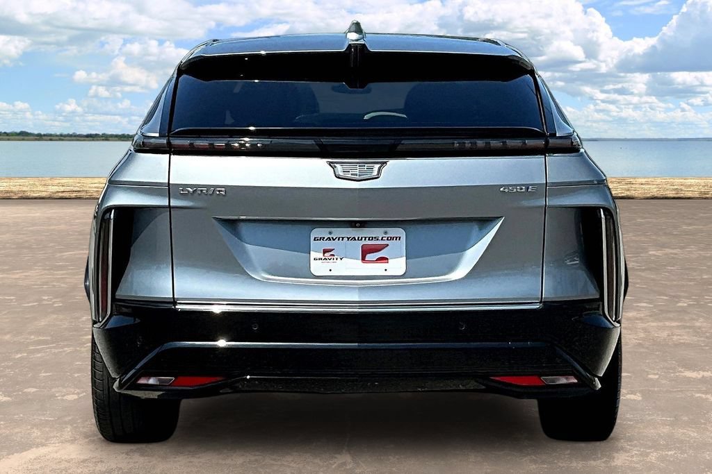 Used 2024 Cadillac Lyriq Luxury RWD image 5