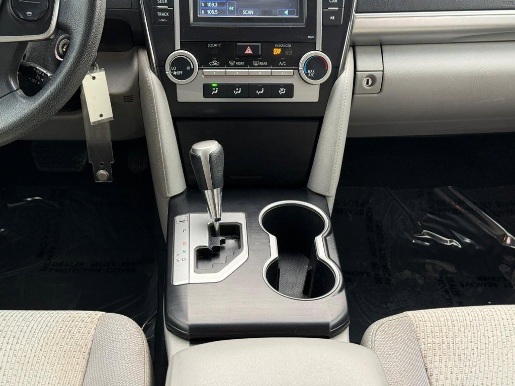 Used 2013 Toyota Camry LE image 17