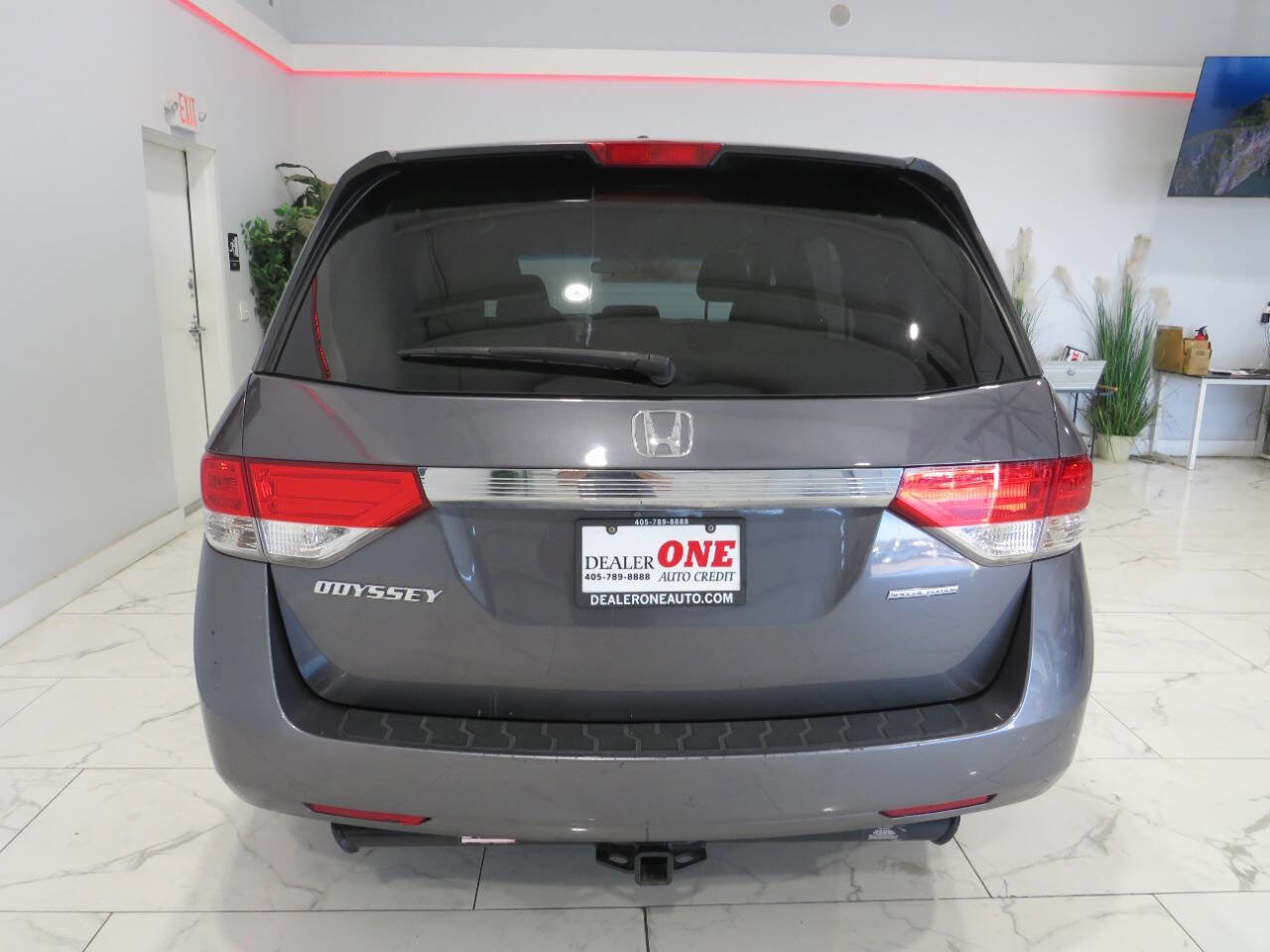 Used 2017 Honda Odyssey SE image 5