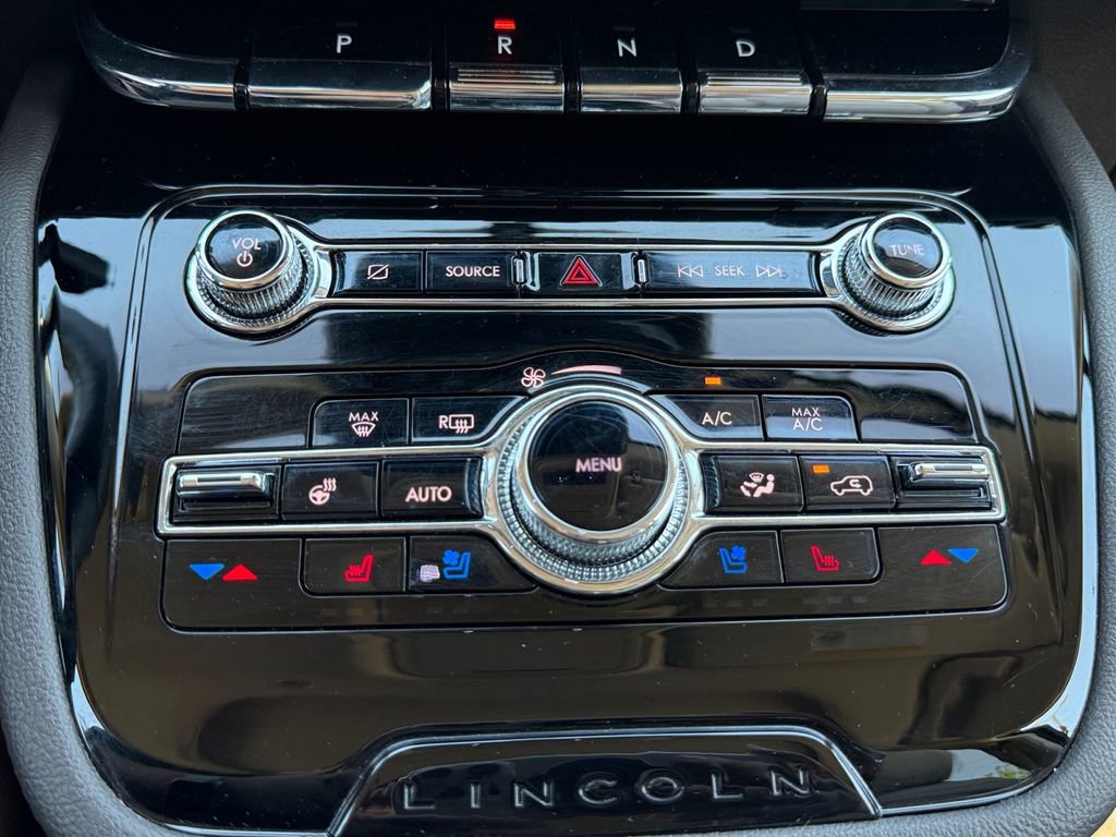 Used 2022 Lincoln Corsair AWD w/ Premium Package image 40