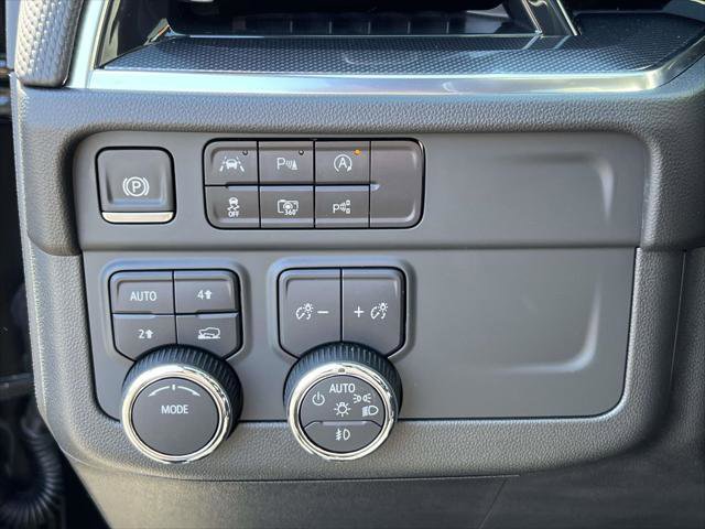 Used 2025 Chevrolet Suburban RST w/ Comfort Package AWD/4WD image 24