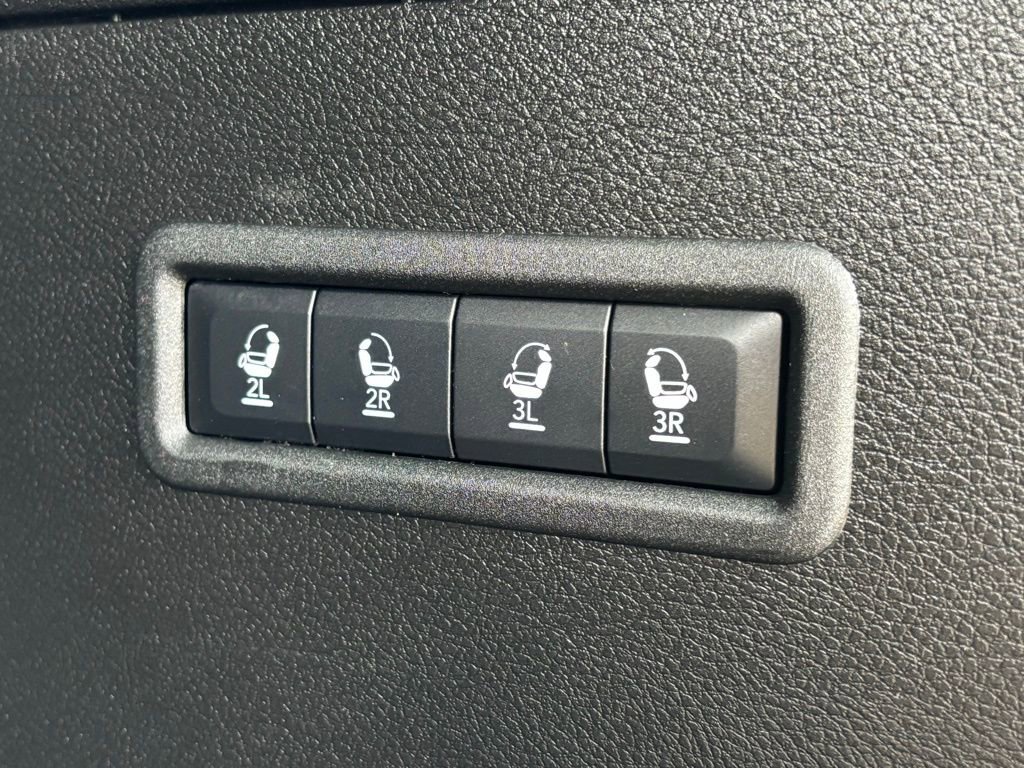 Used 2025 Jeep Wagoneer Series II w/ 8-Passenger Seating Package image 8