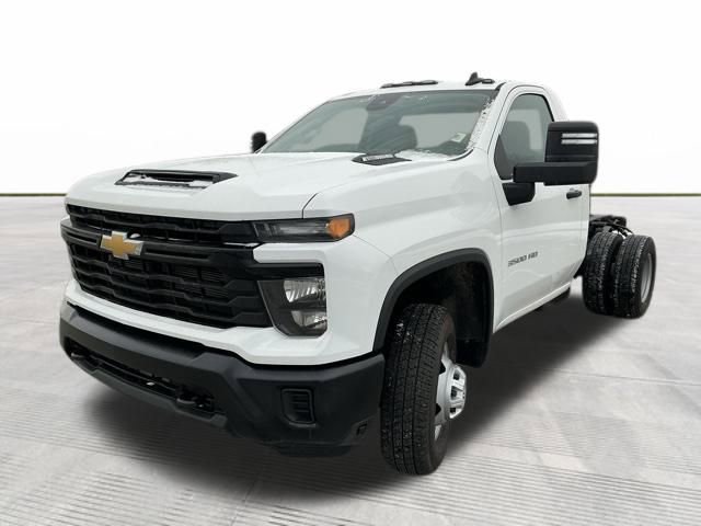 Used 2024 Chevrolet Silverado 3500 W/T image 3