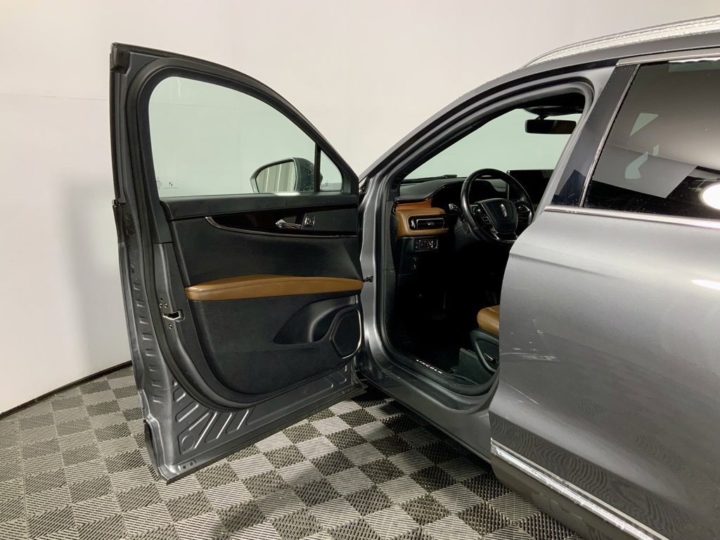 Used 2022 Lincoln Nautilus Reserve w/ Class II Trailer Tow Package image 18