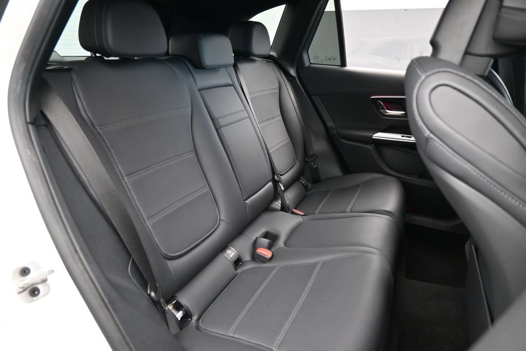 Used 2026 Mercedes-Benz GLC 300 image 44