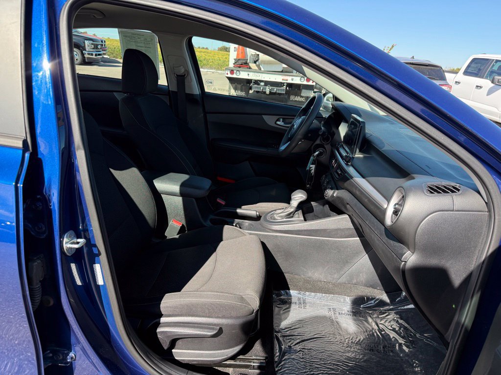 Used 2020 Kia Forte LXS FWD image 26