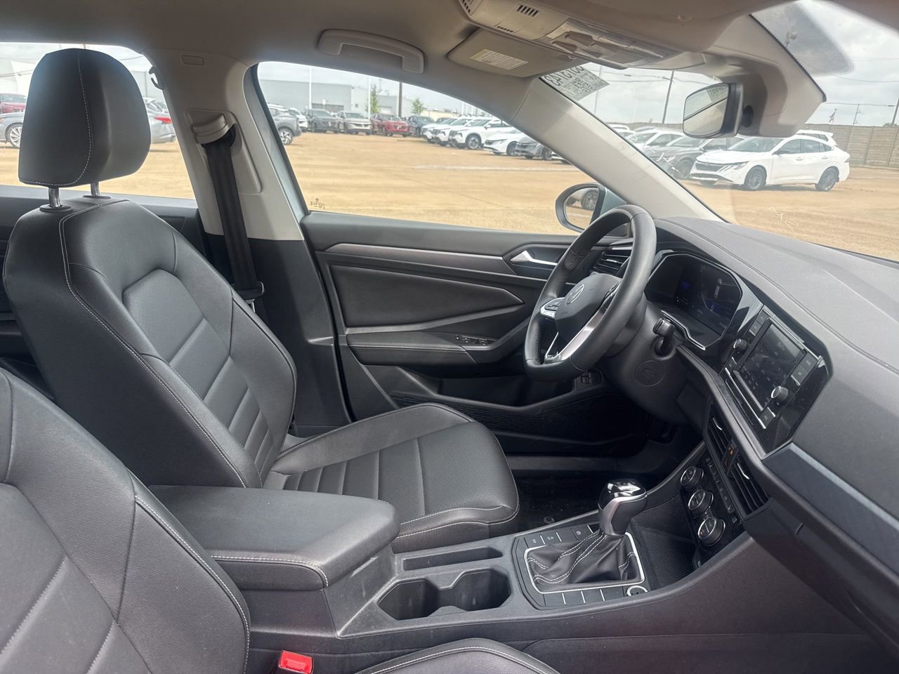 Used 2024 Volkswagen Jetta SE image 23