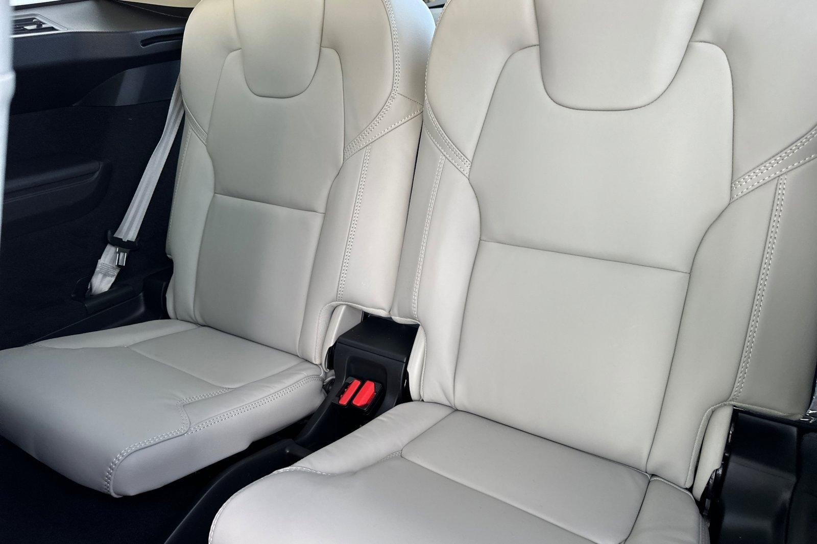 New 2026 Volvo XC90 T8 Ultra image 17