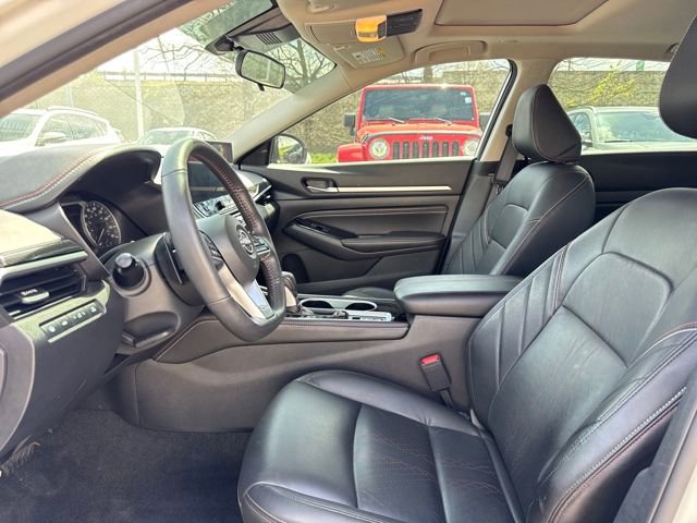 Used 2023 Nissan Altima 2.0 SR FWD image 13