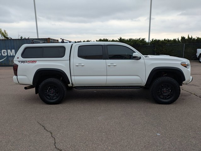 Used 2017 Toyota Tacoma TRD Off-Road AWD/4WD image 4