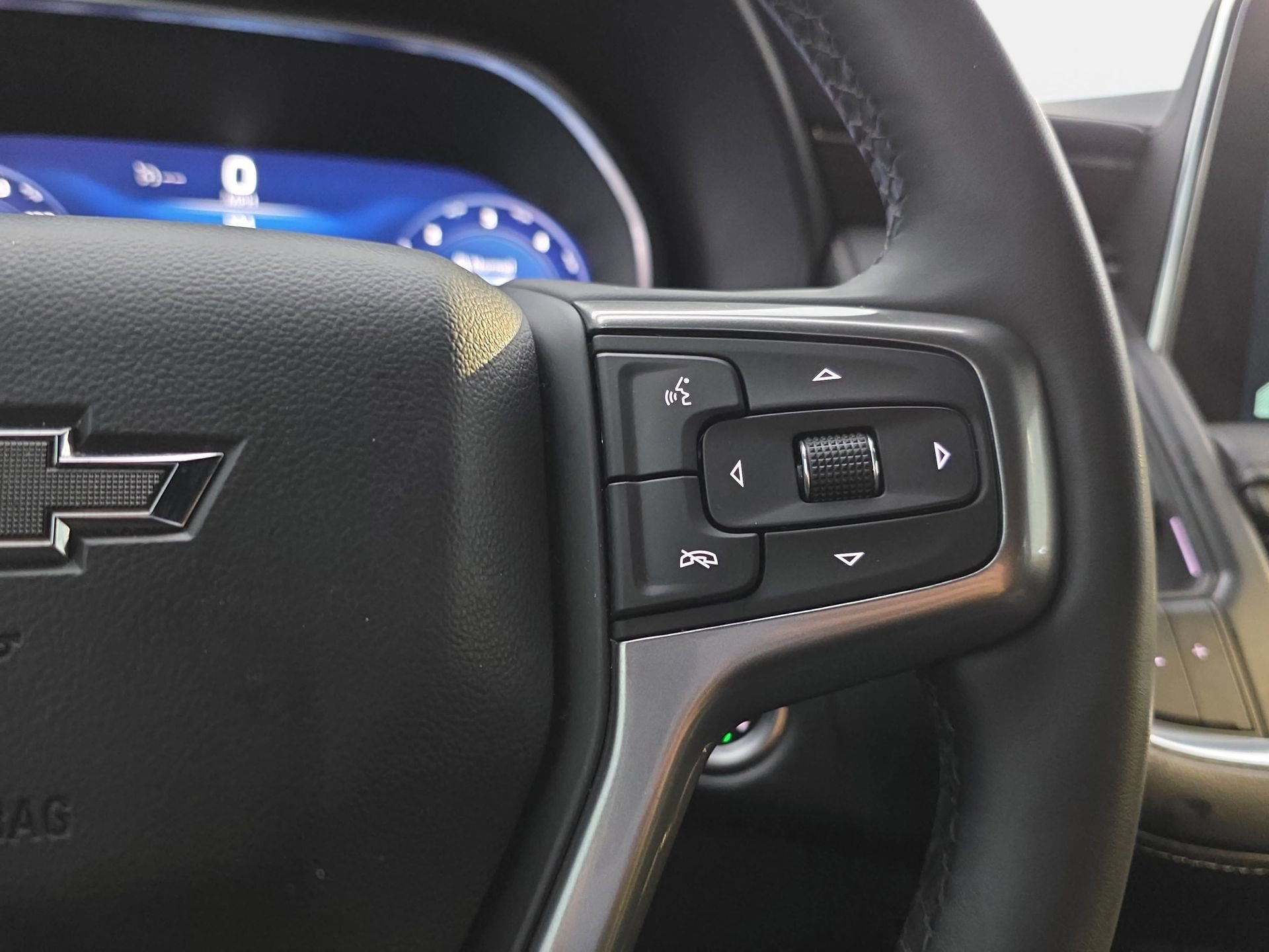 Used 2024 Chevrolet Suburban Z71 w/ Luxury Package AWD/4WD image 18