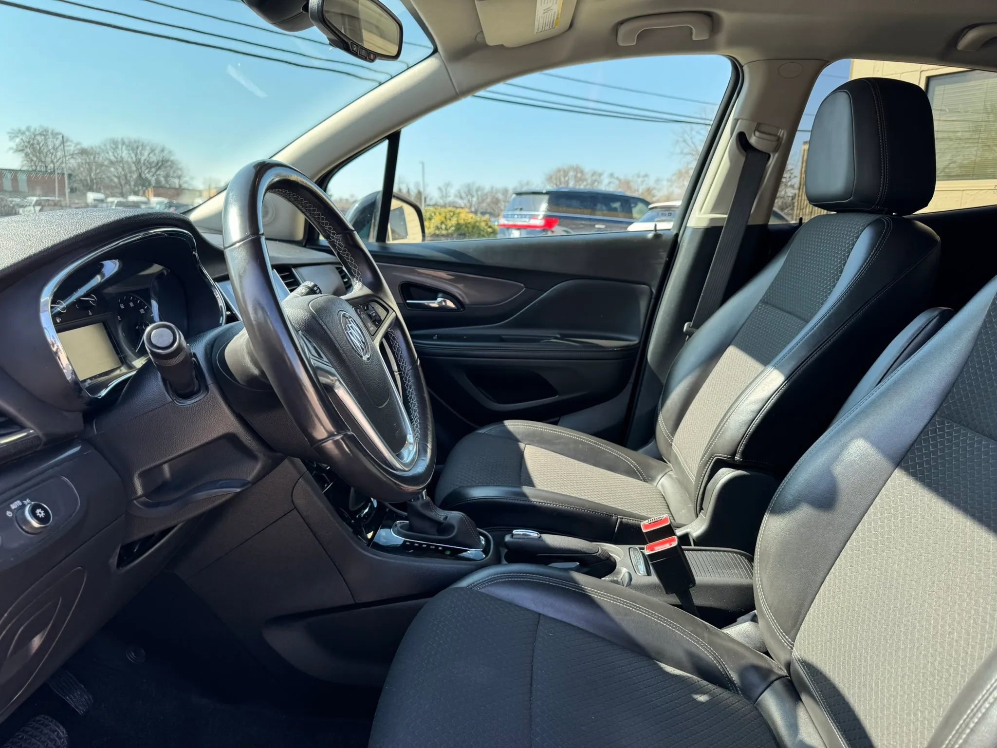 Used 2019 Buick Encore Preferred AWD/4WD image 19
