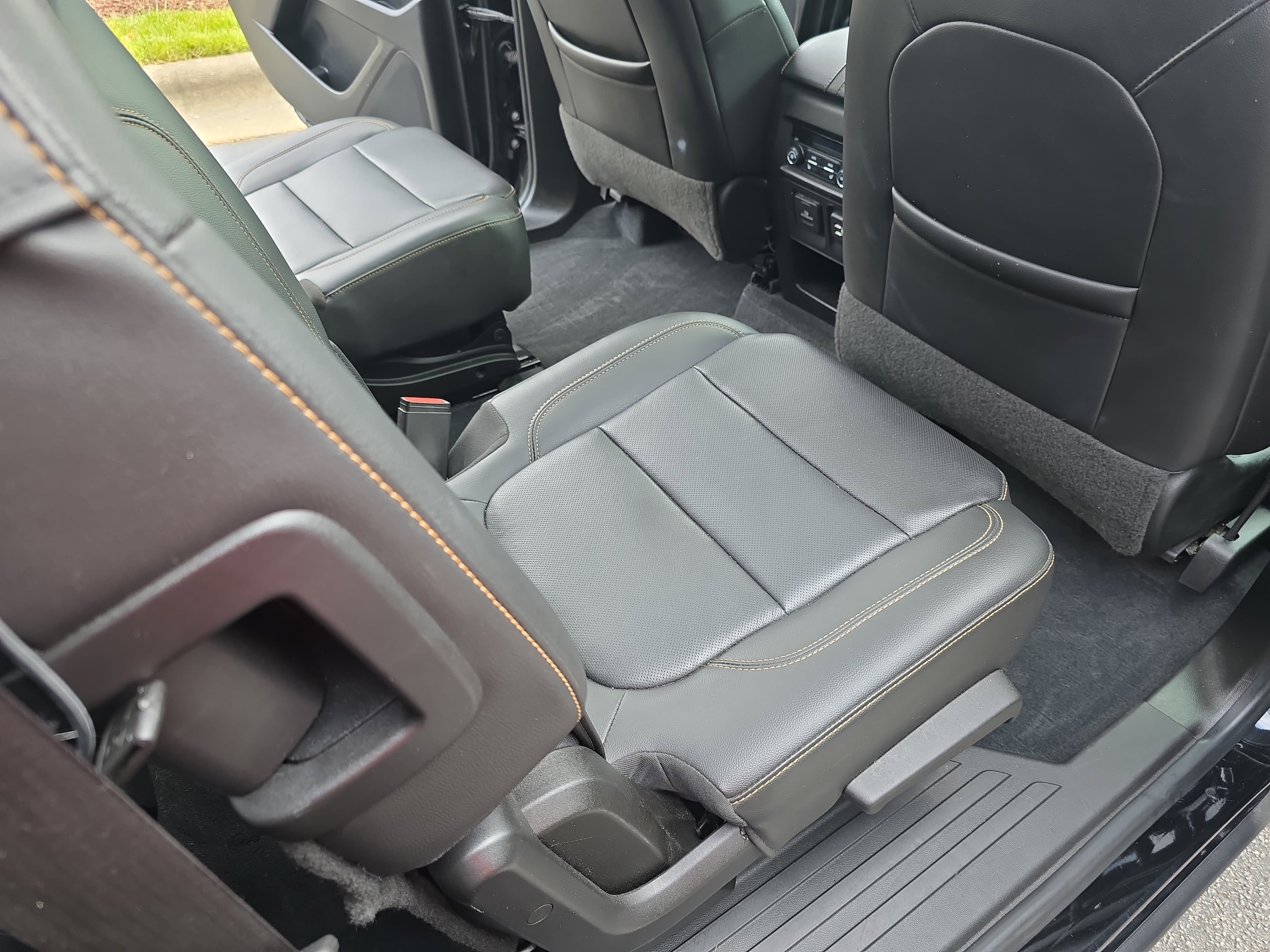 Used 2021 Chevrolet Traverse Premier w/ Redline Edition FWD image 11