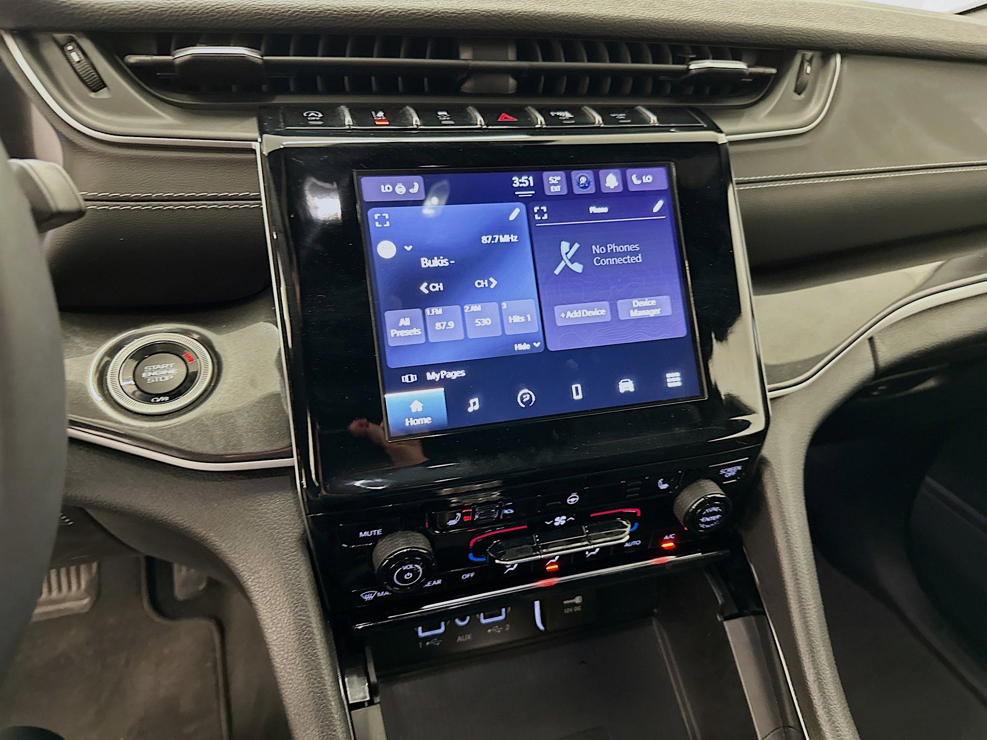 Used 2023 Jeep Grand Cherokee Altitude image 25