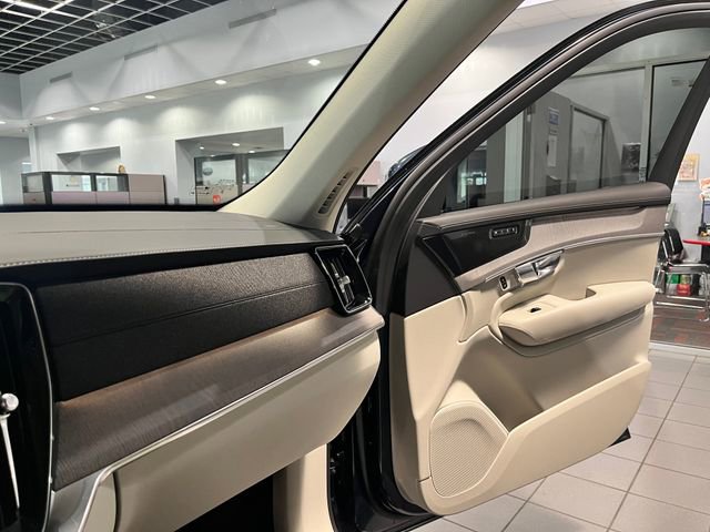 Used 2026 Volvo XC90 B6 Ultra w/ Protection Package image 25