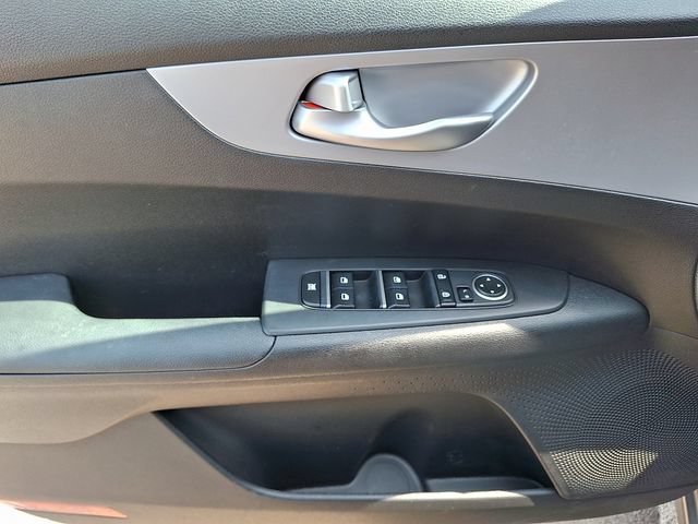 Used 2023 Kia Forte LXS w/ LXS Technology Package FWD image 13