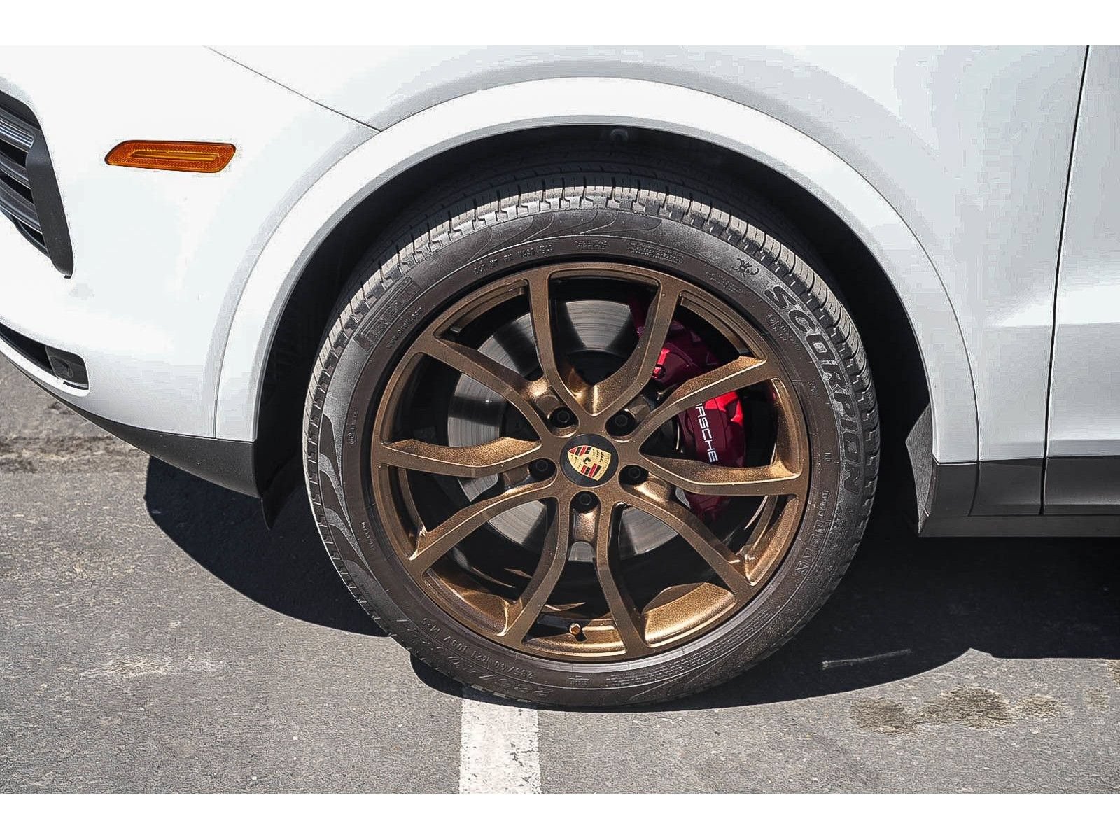 Used 2023 Porsche Cayenne Platinum Edition AWD/4WD image 9