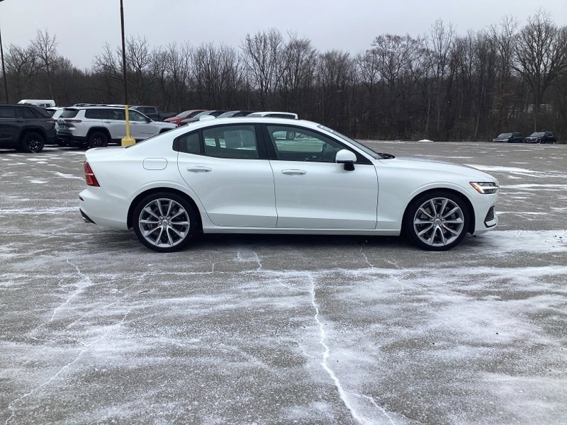 Used 2020 Volvo S60 T6 Momentum image 8