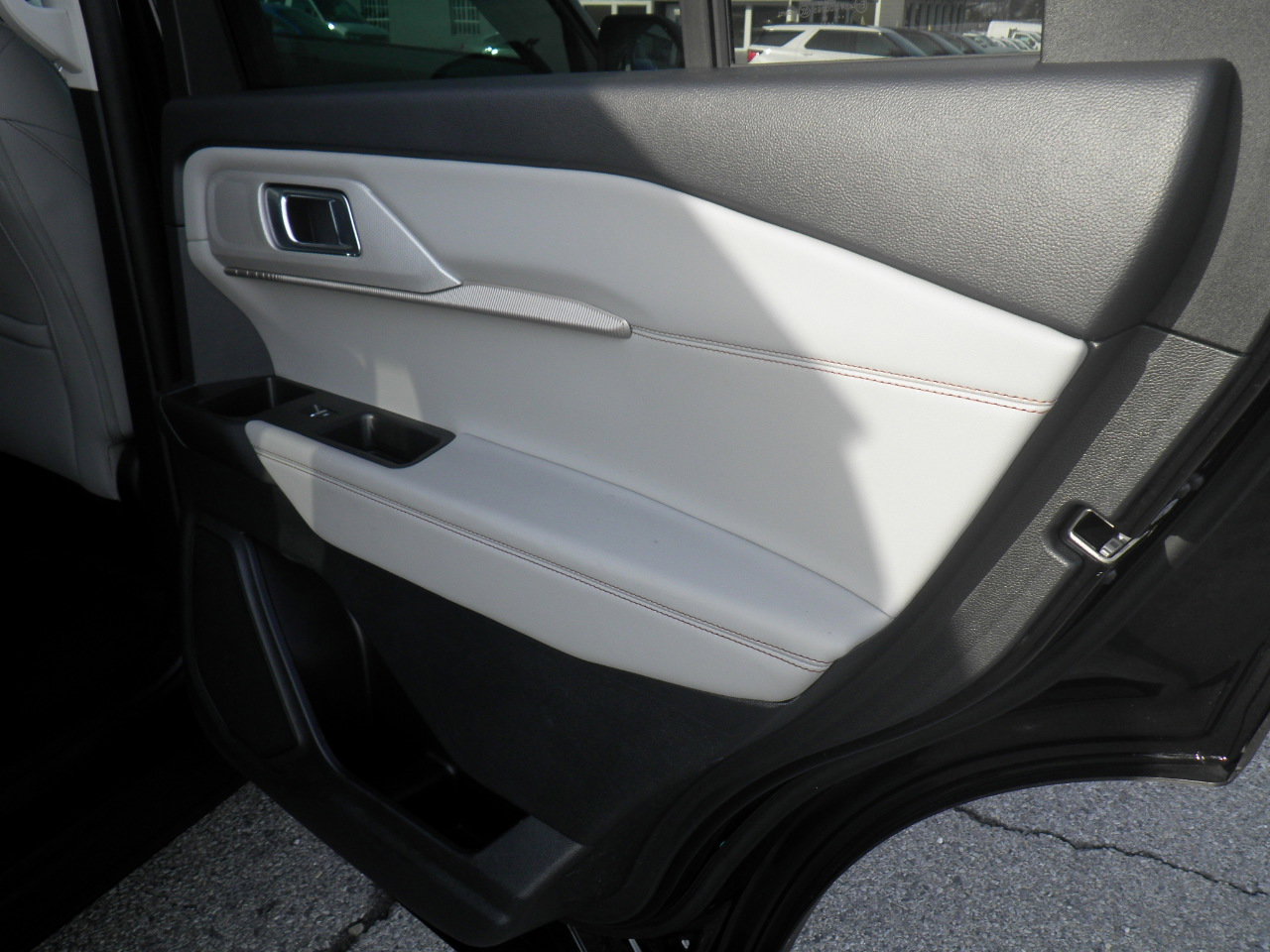 Certified 2025 Ford Explorer Active w/ Active Comfort Package image 23