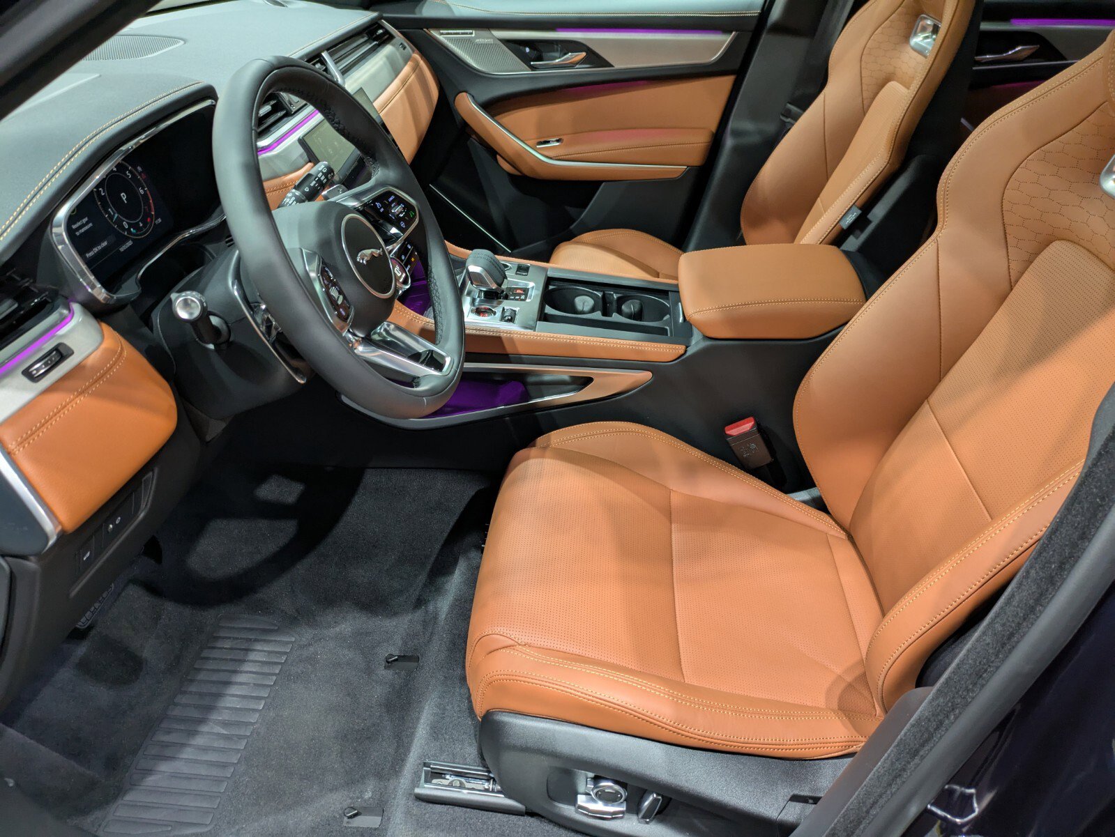 New 2026 Jaguar F-PACE R-Dynamic S image 6