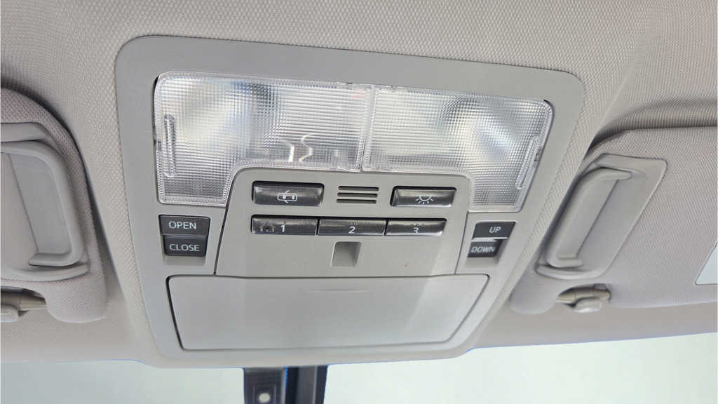 Used 2013 Toyota Camry XLE w/ Leather Pkg FWD image 34