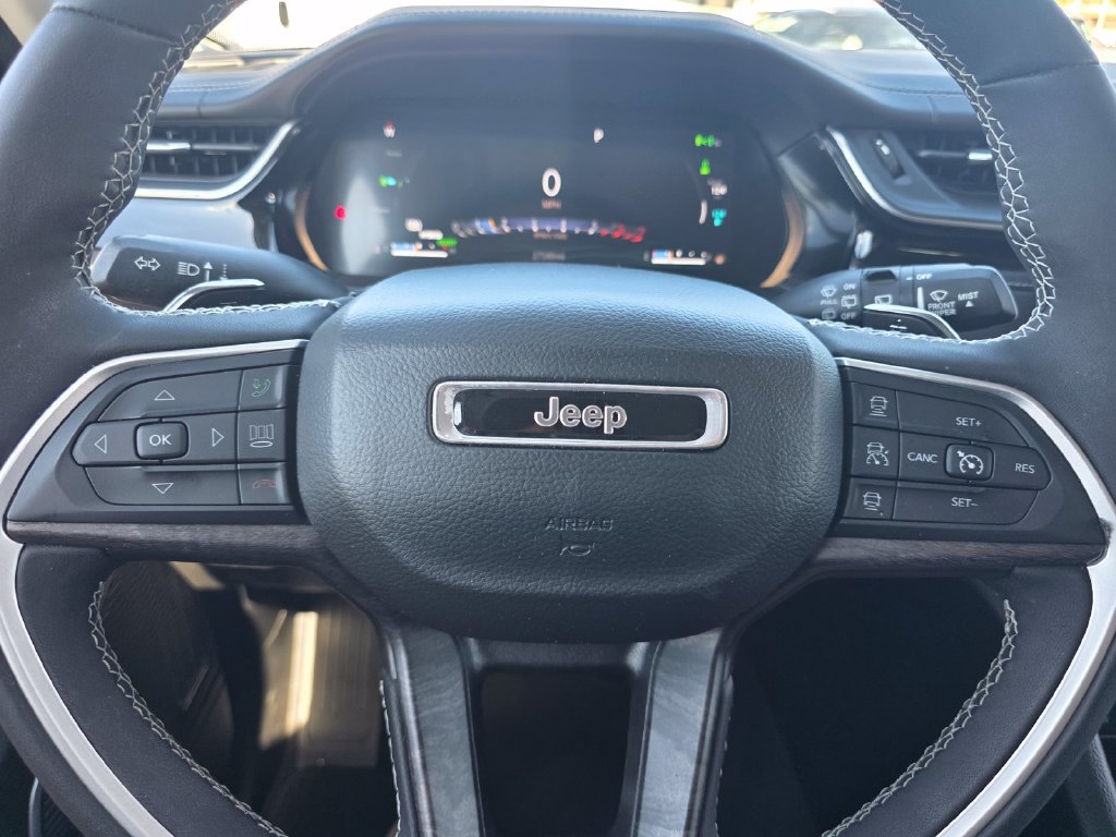 Used 2023 Jeep Grand Cherokee 4WD 4xe image 33