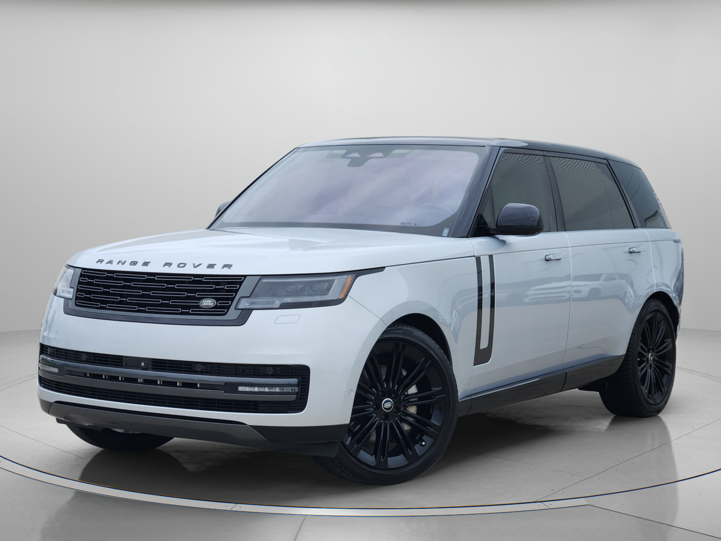 Used 2023 Land Rover Range Rover Long Wheelbase SE AWD/4WD image 1