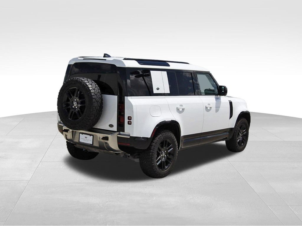 Used 2023 Land Rover Defender 110 AWD/4WD image 4