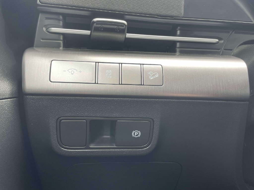 Used 2024 Hyundai Kona SEL AWD/4WD image 20