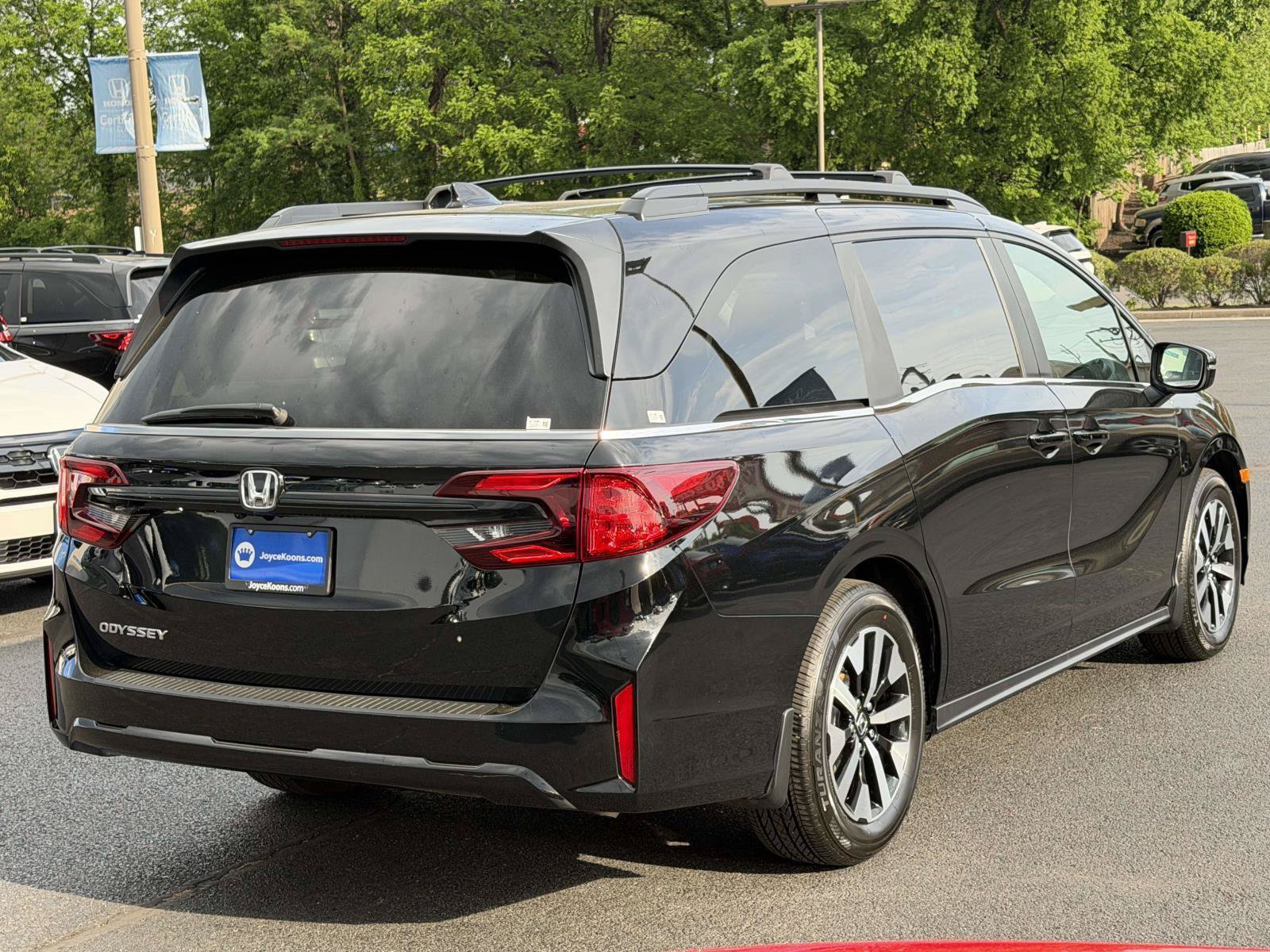 Certified 2026 Honda Odyssey EX-L image 2