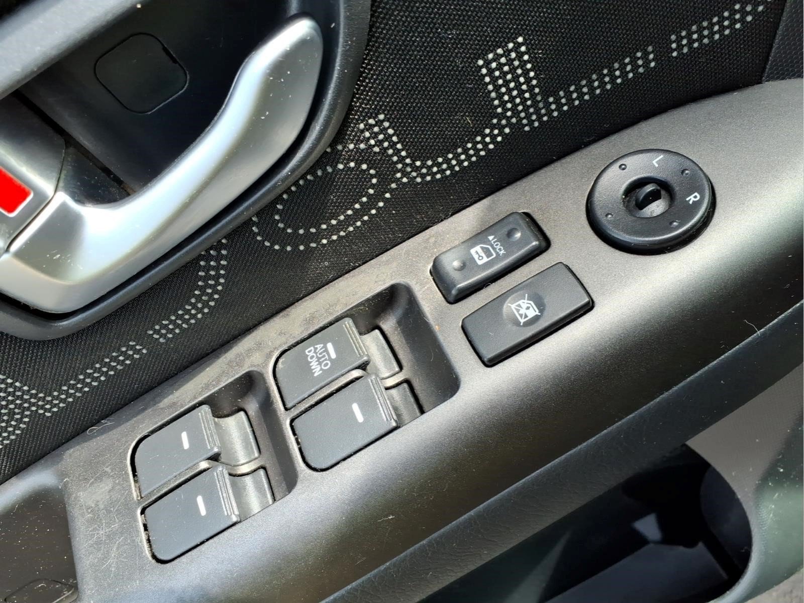 Used 2012 Kia Soul + FWD image 17