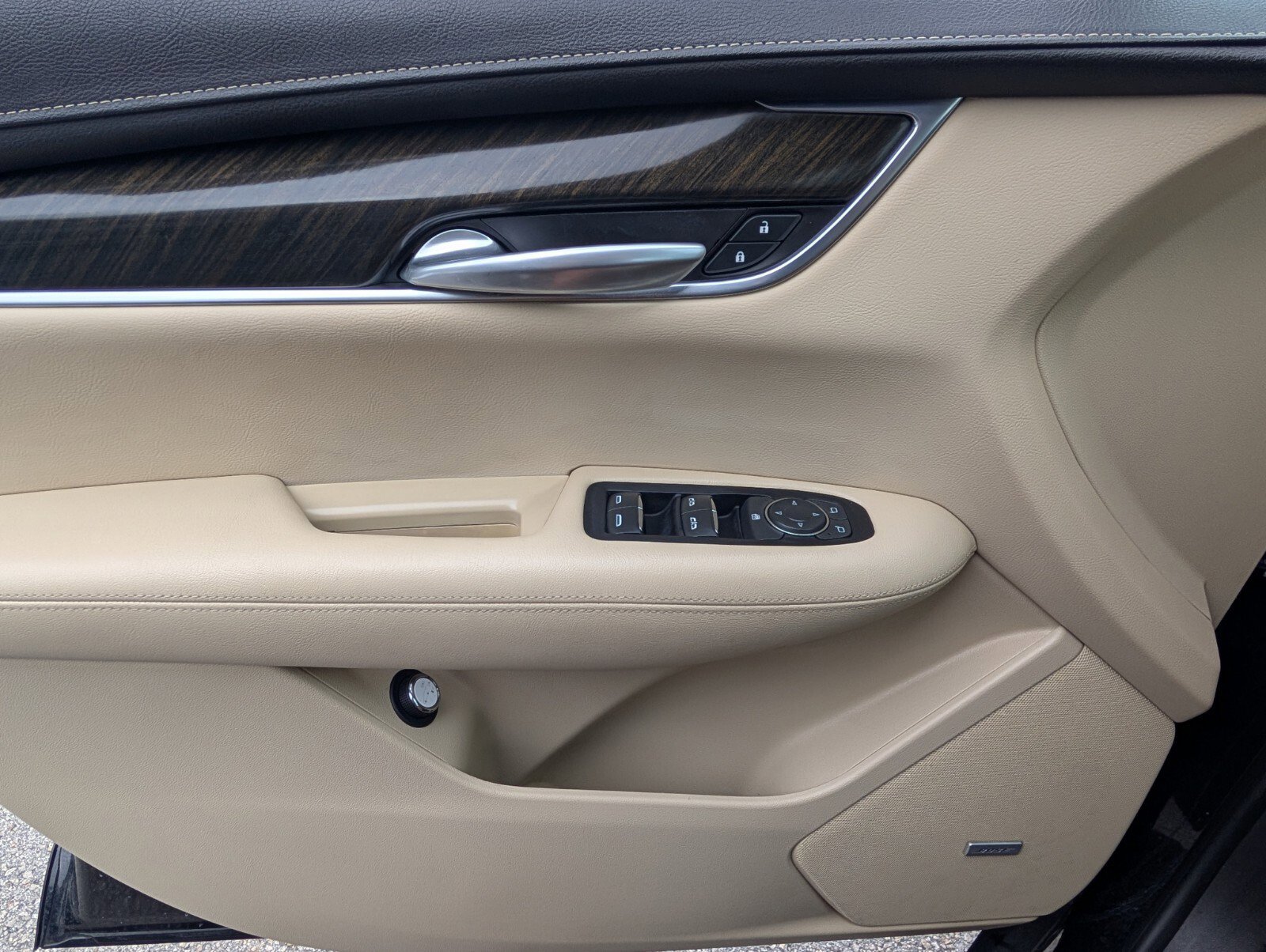 Used 2018 Cadillac XT5 FWD w/ LPO, Wheel Lock Package image 42