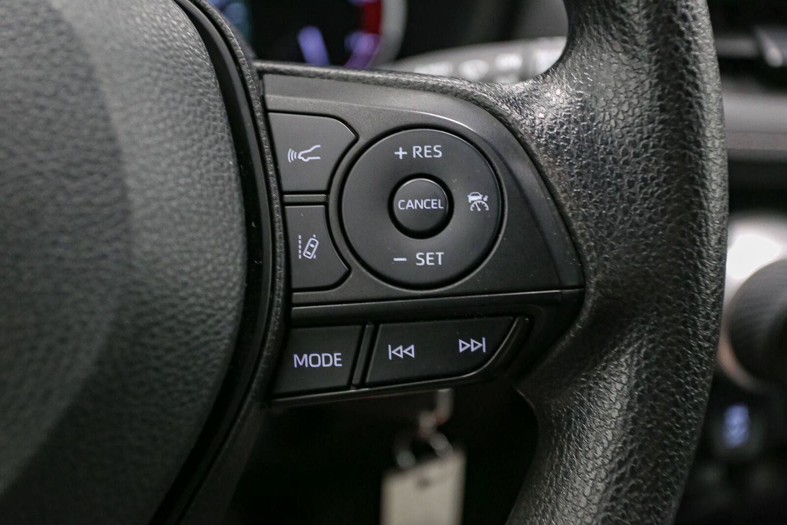 Used 2023 Toyota RAV4 LE FWD image 31